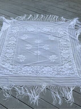 Vintage White Floral Lace Fringe Tablecloth polyester JAPAN